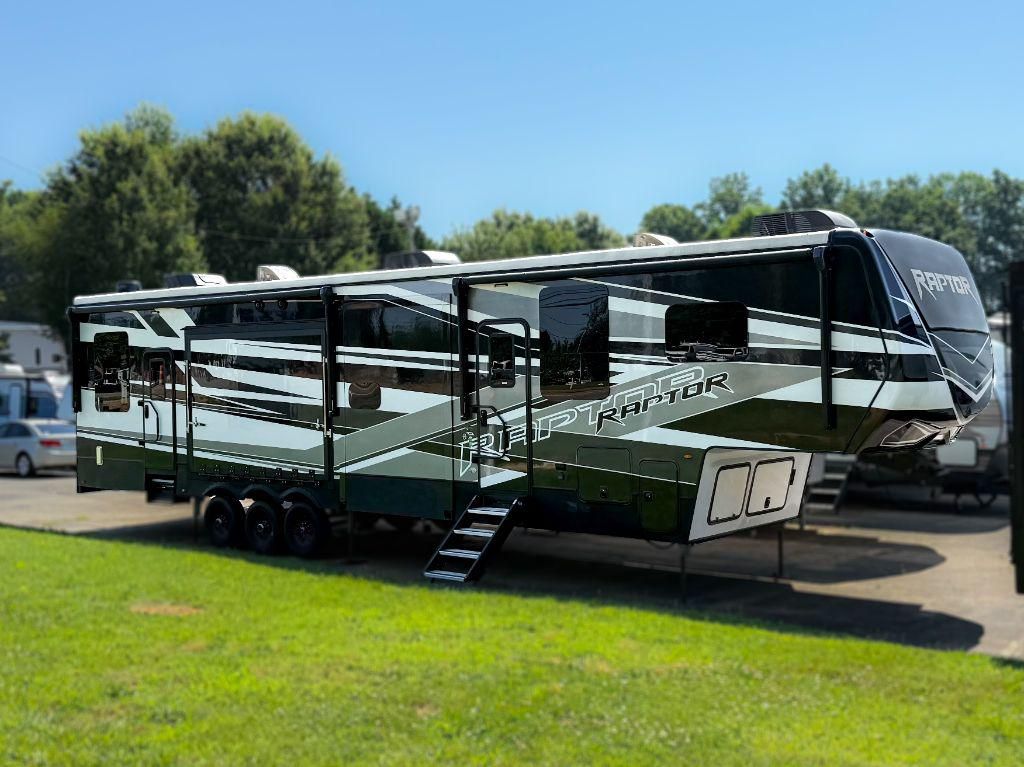 2022 Keystone Raptor 429
