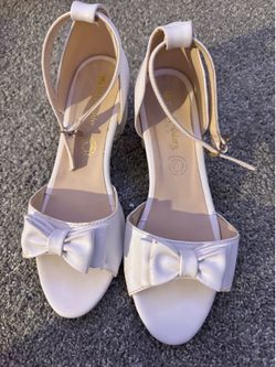 Melissa & Valerie White Block Heel Sandals – Women’s Size 8 – $18