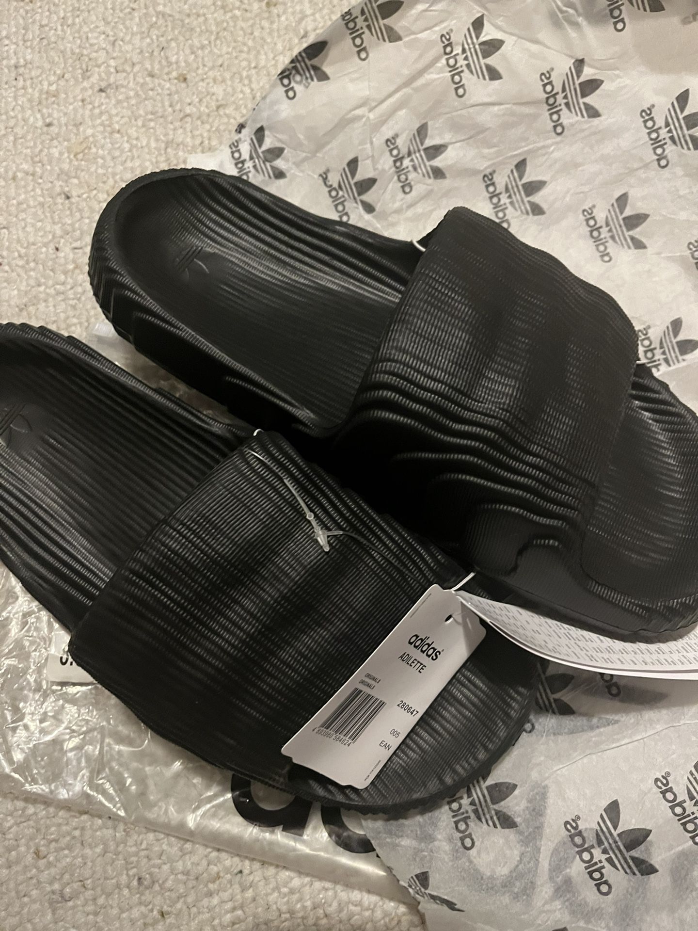 Adidas Adilette 22 Slides Yeezy Men Size 7.5  (Br New)