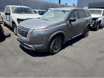 2025 Nissan Pathfinder S