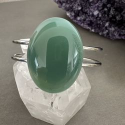 New, Beautiful Green Agate Platinum Plated Bangle Bracelet. Great Mother’s Day Gift. 