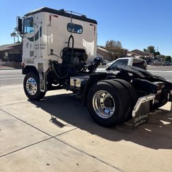 1994 FREIGHTLINER CAB OVER DAY CAB
