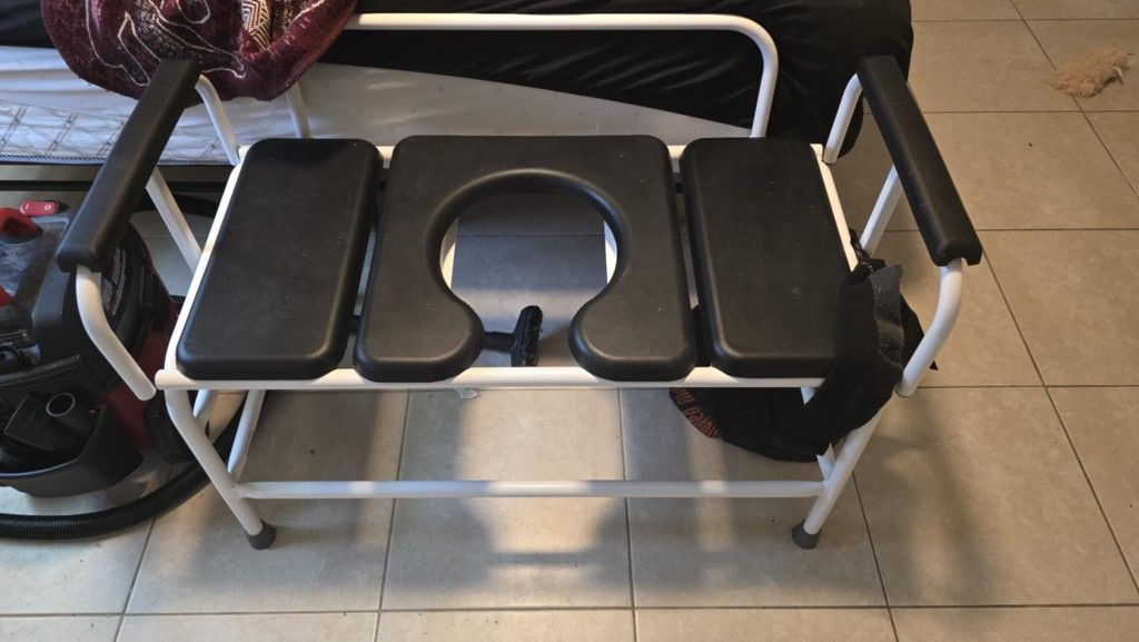 BARI COMMODE 800 DROP ARM NEVER USED DISABLED