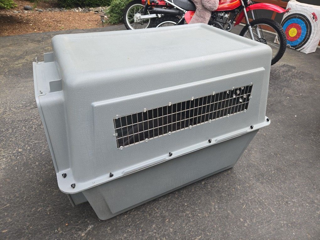 XL PETMATE Dog Crate