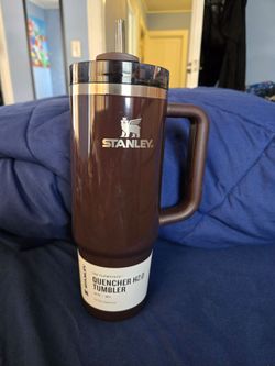 Stanley Quencher H2.0 Tumbler water bottle, coffee mug.