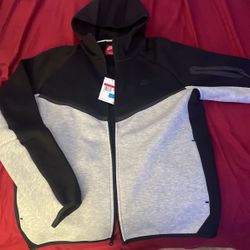 nike tech brand new with tags black and grey 