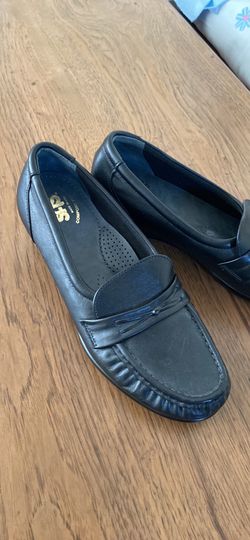 Women’s black leather SAS shoes 6.5 loafers