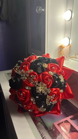 Quince red and black ramo