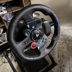 Logitech G29 Racing Wheel, Pedals  And Stand (collapsible)