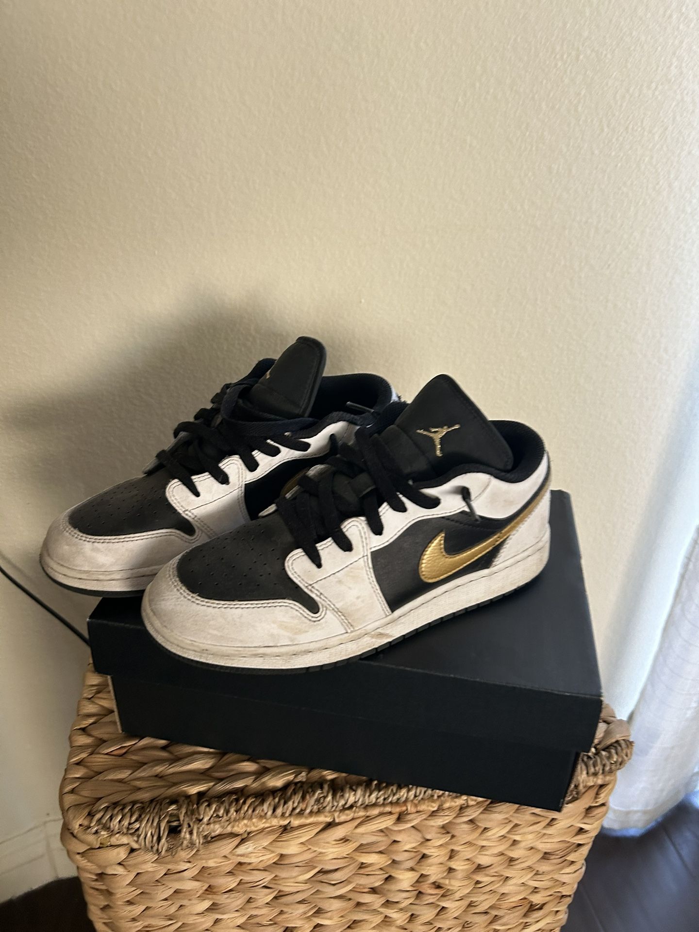 Jordan 1 Black And White
