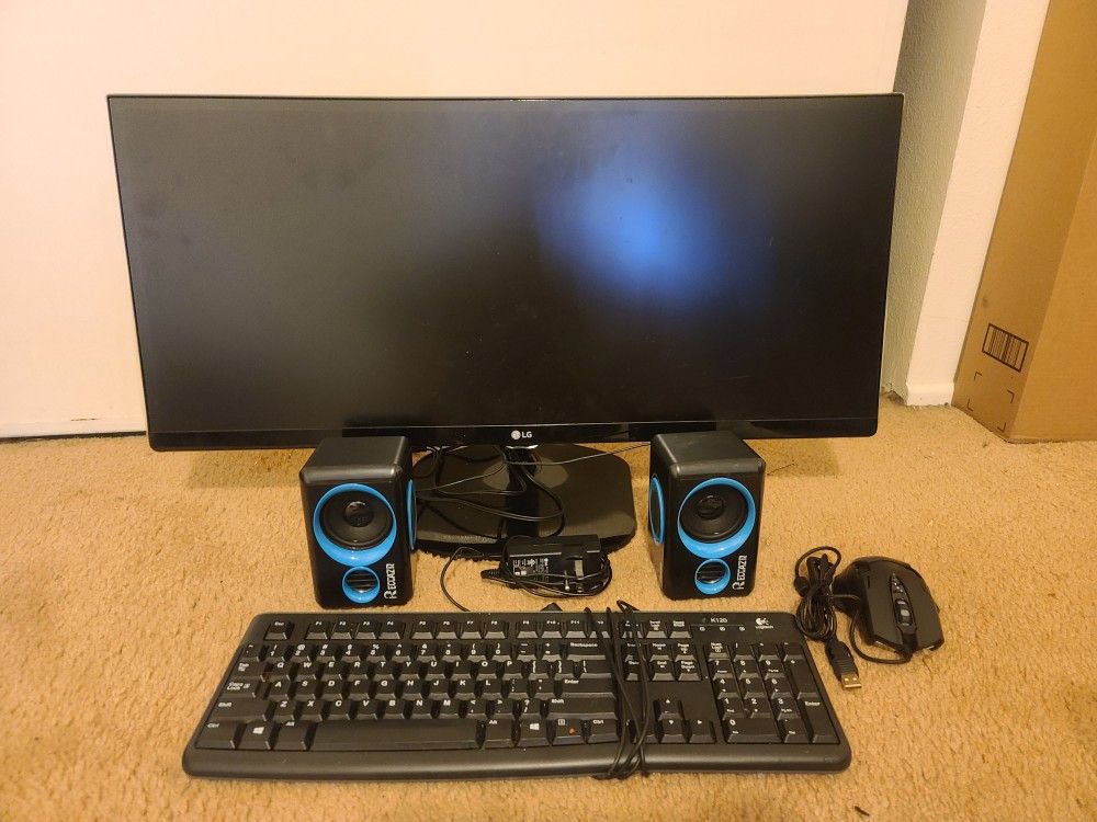 Wide-screen 29' gaming monitor with keyboard, mouse and speakers!