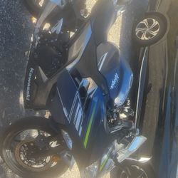 2022 Kawasaki ninja 400