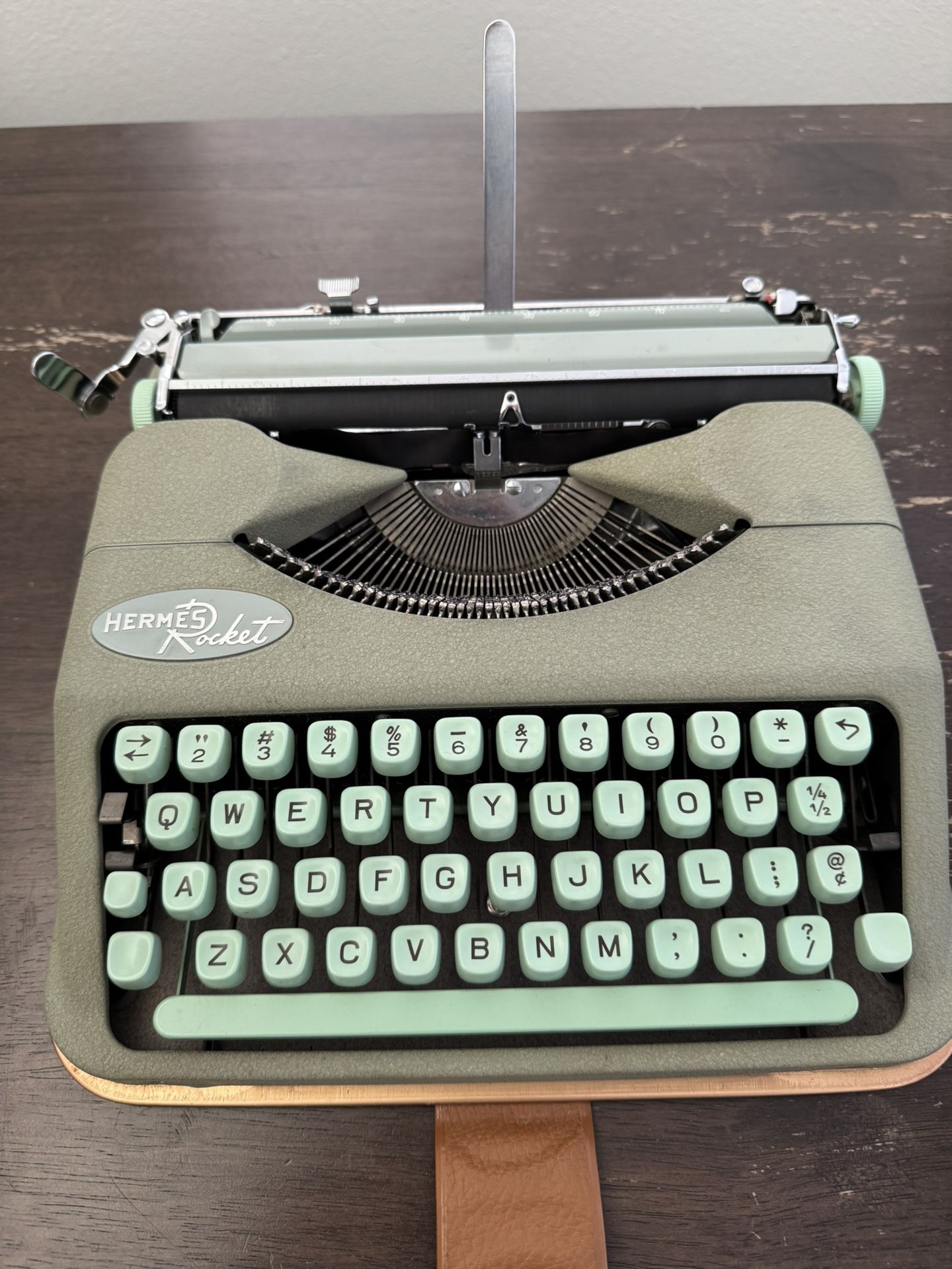 1957 Hermes Rocket Ultraportable Typewriter - Excellent Condition 