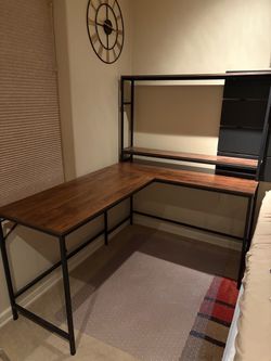 L-Shaped Desk with Hutch