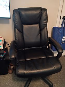 Chair with wheels 75 or obo was a 300$ chair