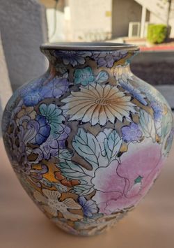 Chinese Handmade Multicolor Floral Porcelain Vase with Marked Base