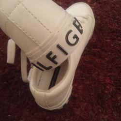 Tommy Hilfiger tennis shoes size 6 brand new