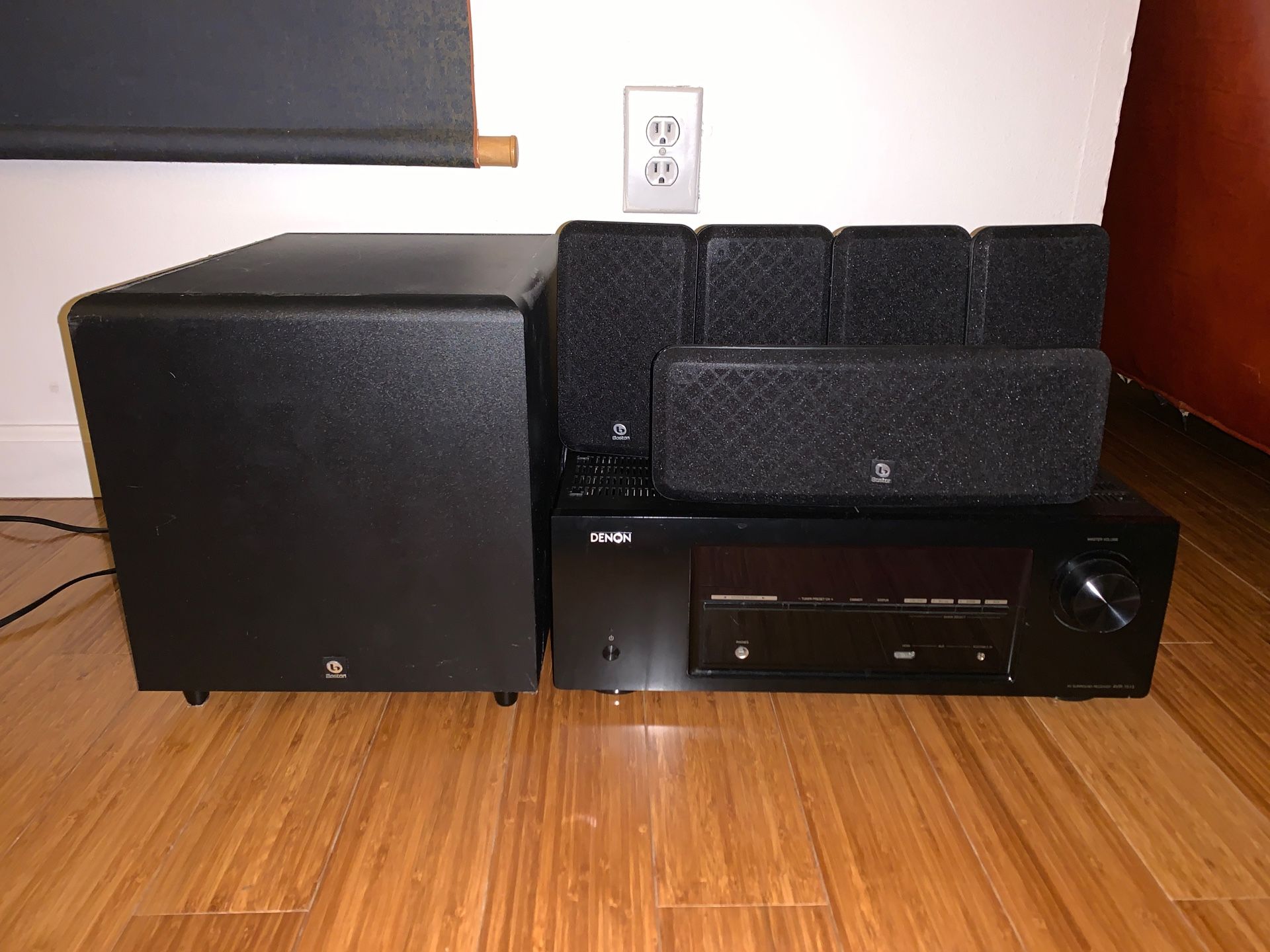 Denon Stereo 5.1 Receiver AVR-1513 w/ 5 Boston Acoustics speakers + subwoofer ($270 new)