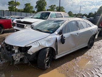 2012 toyota camry For parts 2.5