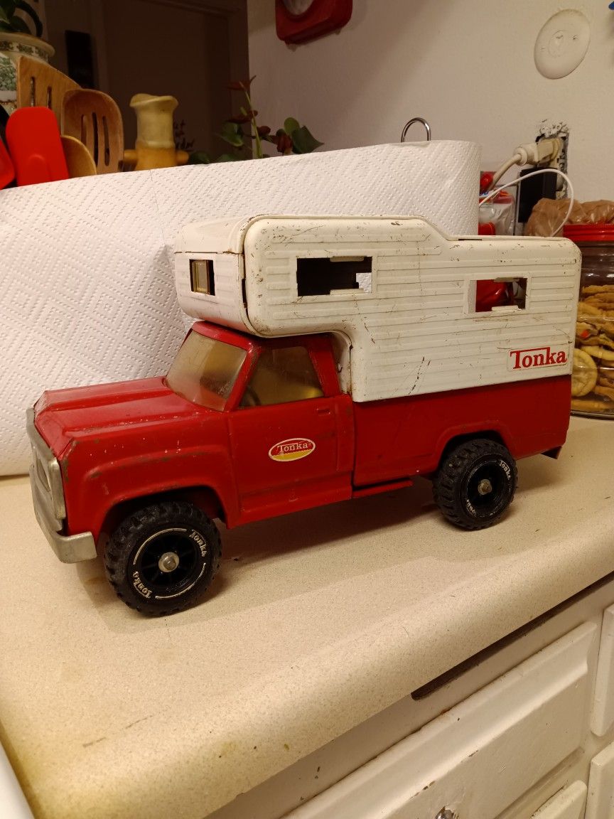 Tonka Truck With Camper Shell