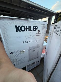 KOHLER Chesil 30in. Single Sink Freestanding White Bath Vanity with Bianco Bella Quartz Top Assemble