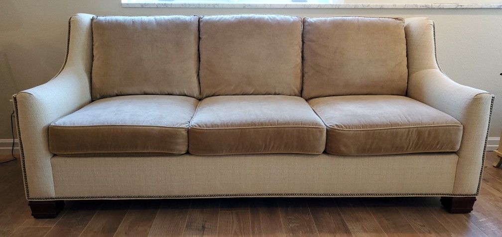 SUTTON SOFA by HICKORY CHAIR