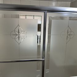 Bath Tub And Sliding Glass Shower Door