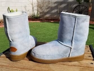 Minnetonka boots size 10