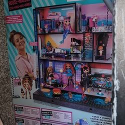 Brand new OMG doll house of surprises!