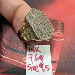 14K Solid Gold Ring For Wedding CUBIC ZIRCONIUM STONES 7.6Gr Size 9.5