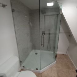 Custom Glass Shower Enclosures 