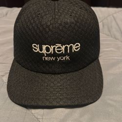 supreme  New York snapback  $45