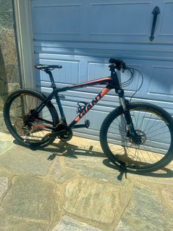 Giant Talon 3, 24Speed 20” Aluminum Frame Mountain Bike