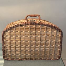 New Wicker And Leather Outside with Fabric Lined Inside Picnic Basket