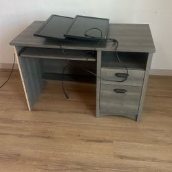 FREE Desk And Monitors
