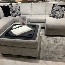 Modern Sectional/3 Piece