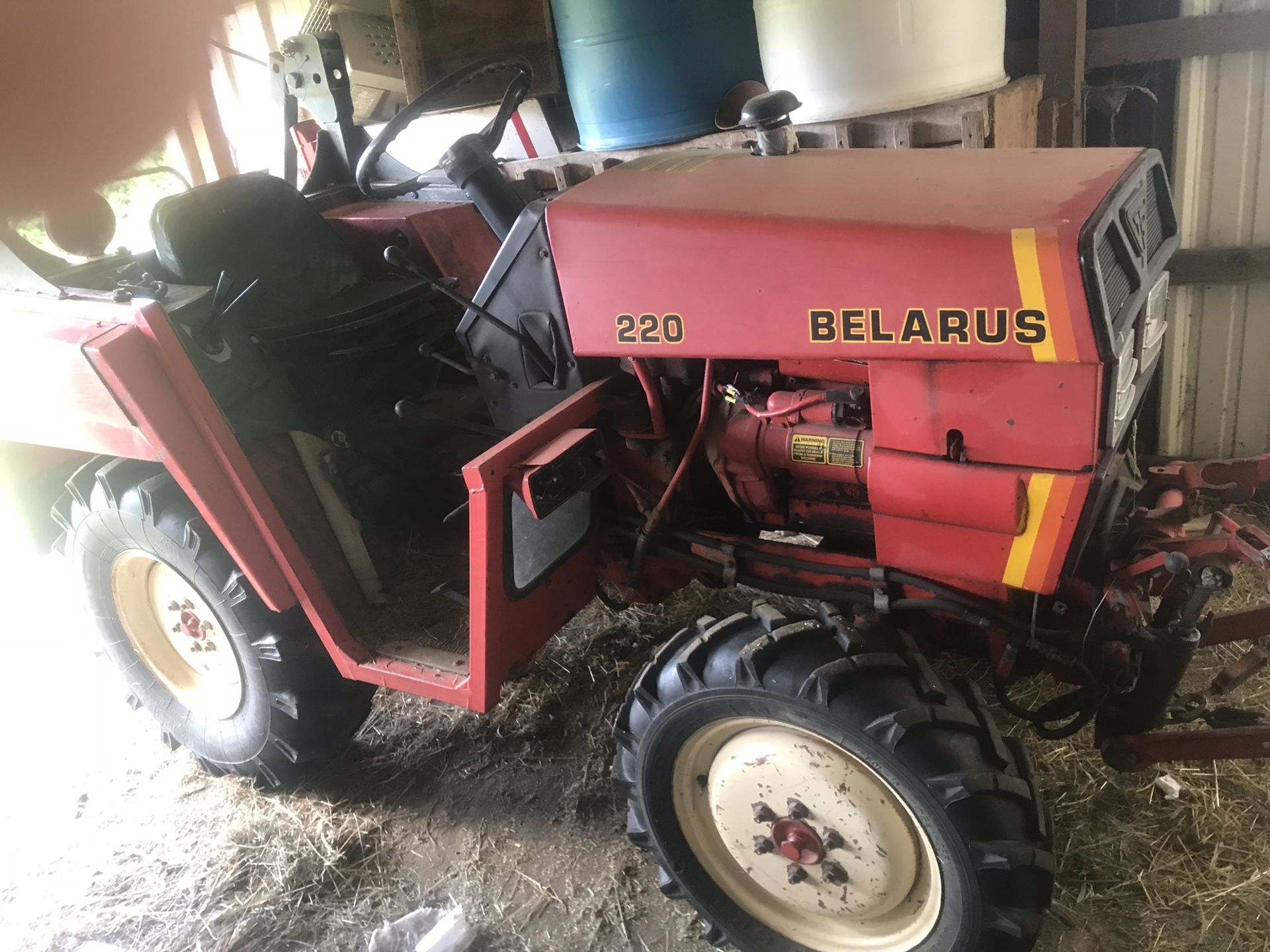 Belarus 220 4x4
