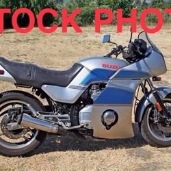 !! UPDATED !! W/Current Inventory Pics !! OEM PARTS ONLY Off A 1983 Suzuki GS750E Motorcycle !! WILL SHIP !!
