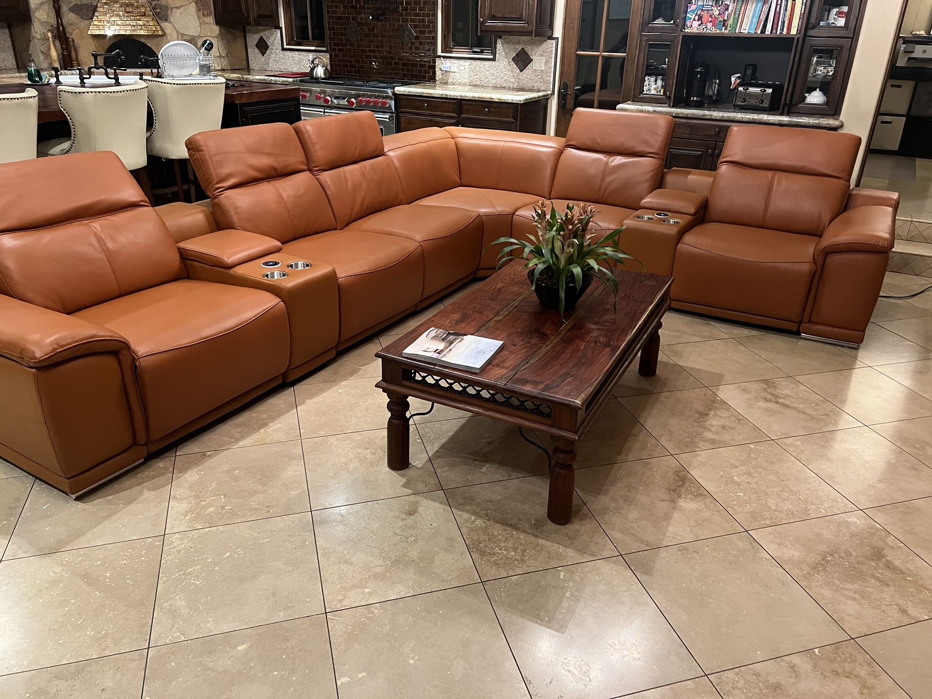 New 4 PWR/2 Console 8 Piece Reclining Sectional. Genuine Italian Leather. 153x126x31/39H. Free Delivery!