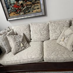 Good Quality Sofa And Love Seat For Sale