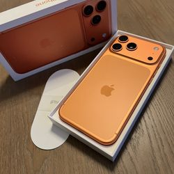 iPhone 17 PRO MAX - Like New - 256GB - 100% Battery - Apple Warranty!