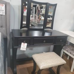 Vanity Set