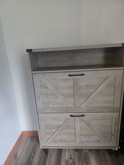 Farmhouse Shoe Storage Cabinet – Gray Wood – 90
