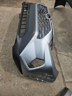 Toyota rav4 front bumper oem