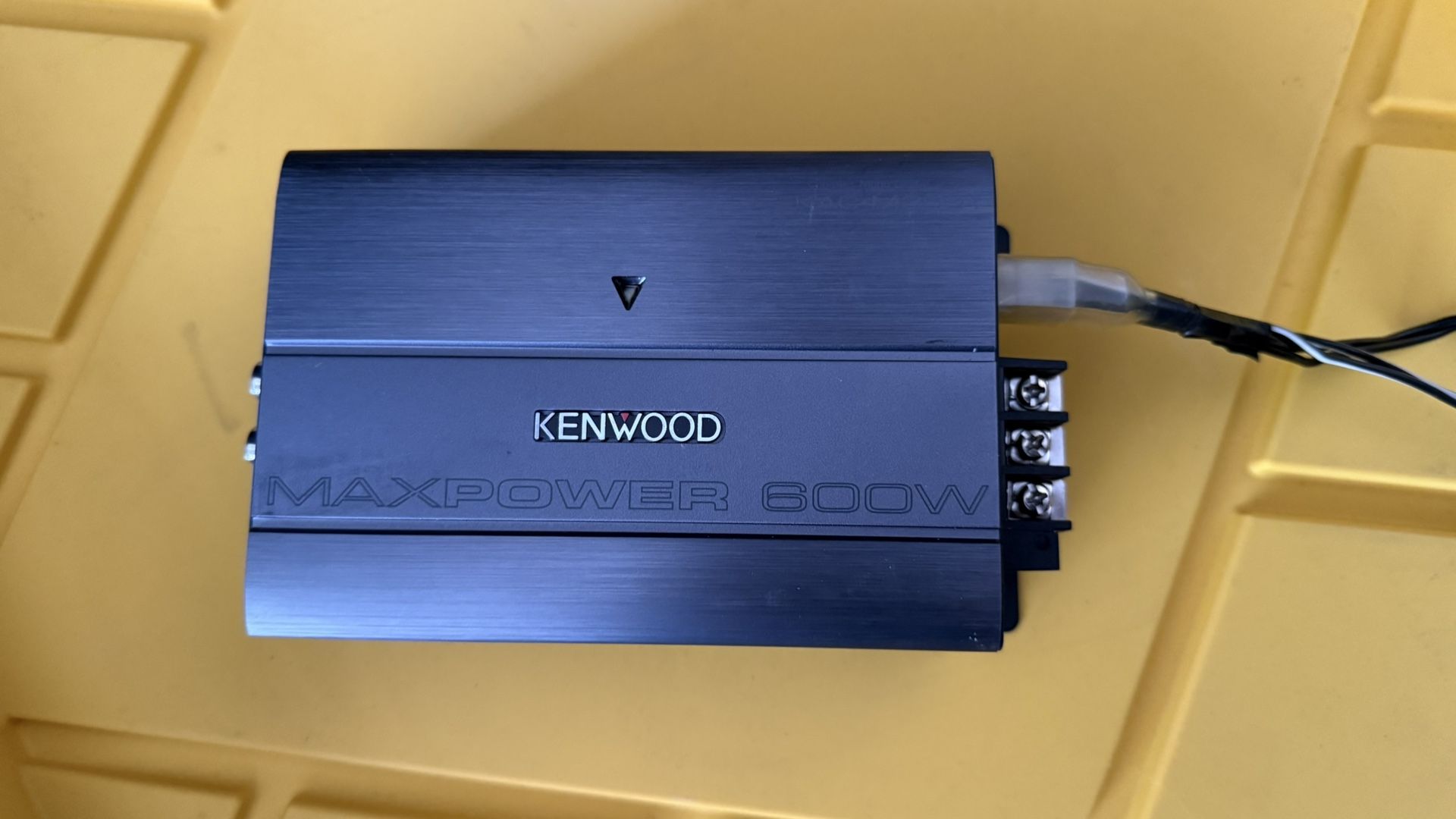 Kenwood Mono Amp Kicker 8” compRT Subwoofer