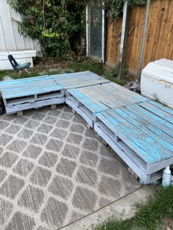 Rustic palette sectional