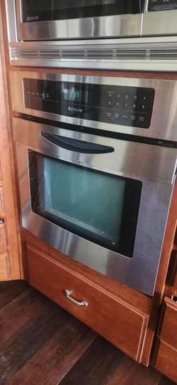 Jenn Air Built In 27in. Wall Oven Stainless Steel