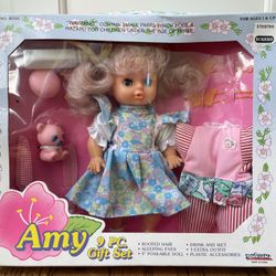 Vintage 1993 Amy 9 PC Gift Set Eckerd Toy O Rama 9” Doll- ULTRA RARE! This vintage 90’s Toy O Rama gift set doll is very rare and hard to find and so 