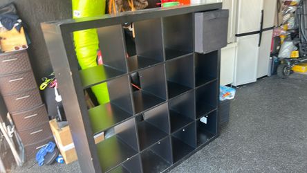 Cubbie holder shelf