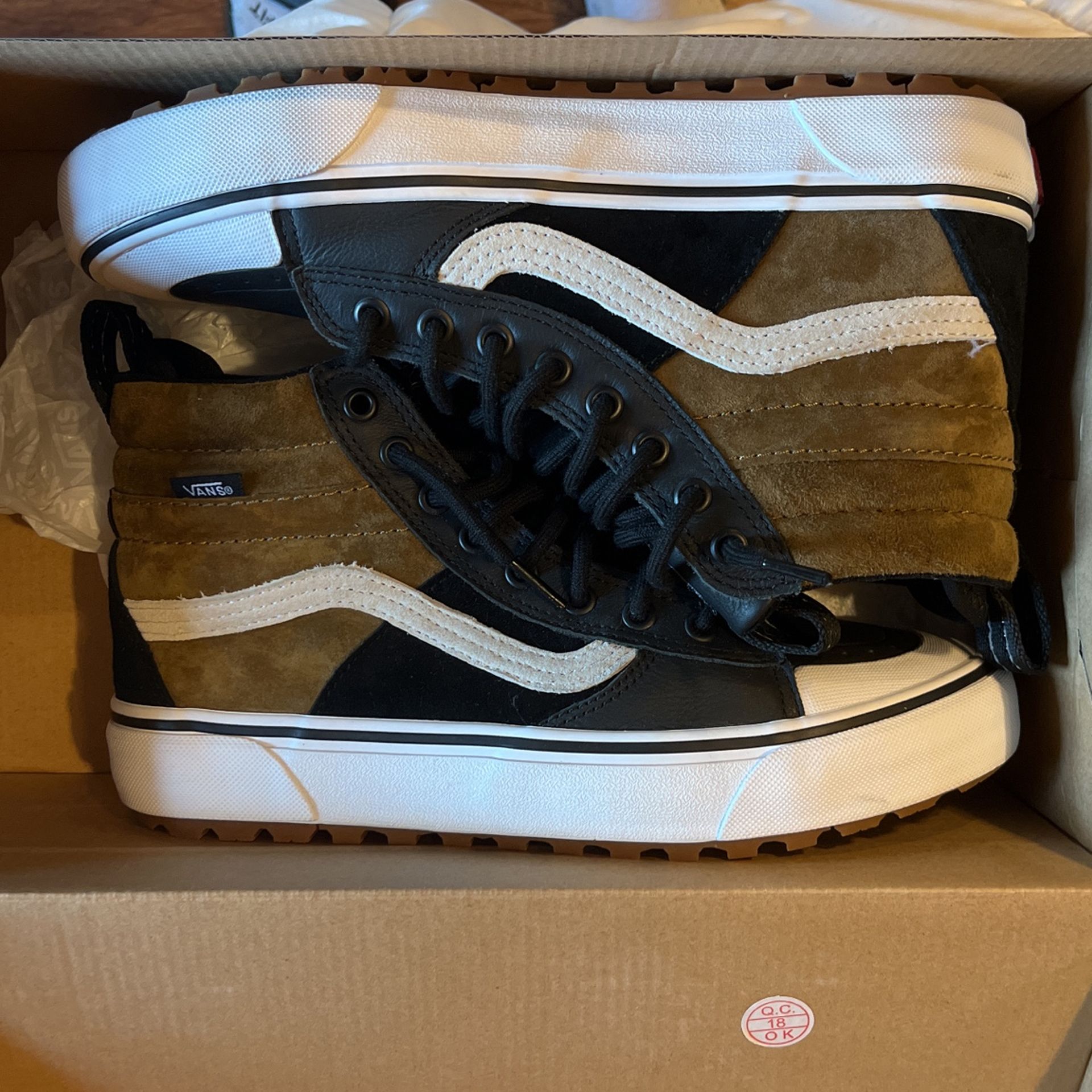 Vans Hightop Sneakers
